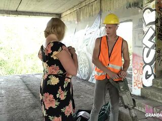 Yam-Sized grannie gives head and breastjob to construction employee