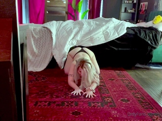 StripCamFun Blonde Amateur MILF Webcam for You