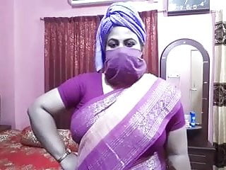 Desi aunty sex talk, Didi trains for sexy fucking