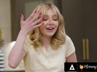 Stepmommys Girl - Petite Demi Hawks Affair With Stepmom Serene Siren Hijacked By Chloe Surreal +2