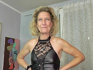 Hardcore Casting For A Slutty Mature Woman