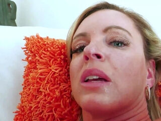 Gorgeous MILF Sweet Vickie Anal Sex