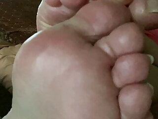 AriesBBW has short fat toes