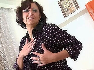 Horny Older Lady Playing With Herself With Bela
