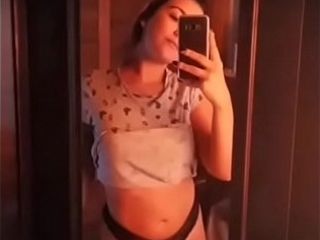 Chica unexperienced muestra calzon de su mama y el suyo